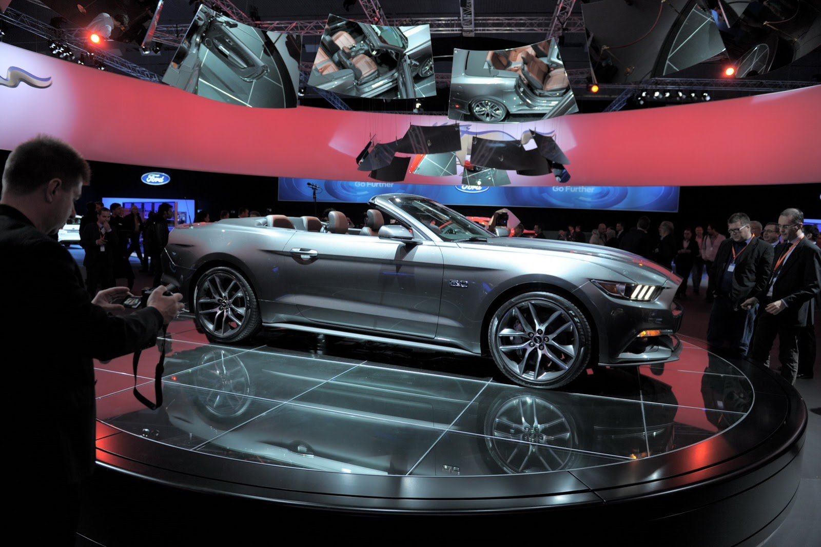 2015-ford-mustang-convertible-07