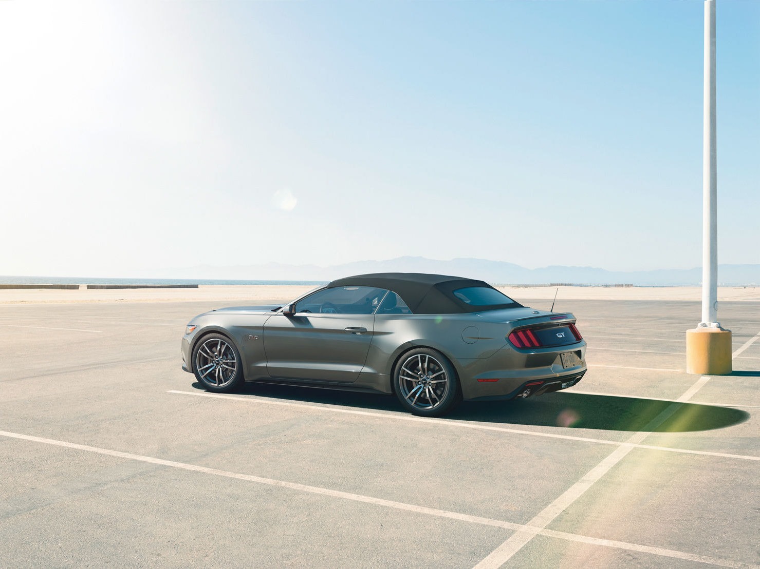 2015-ford-mustang-convertible-10