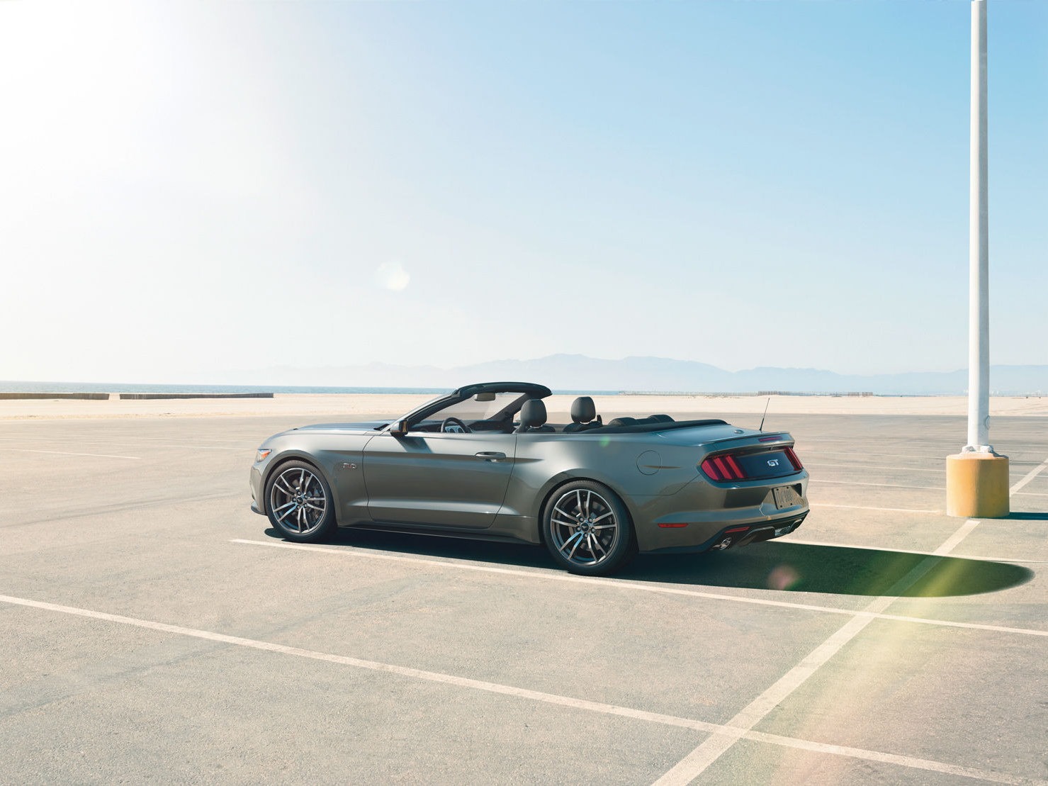 2015-ford-mustang-convertible-11