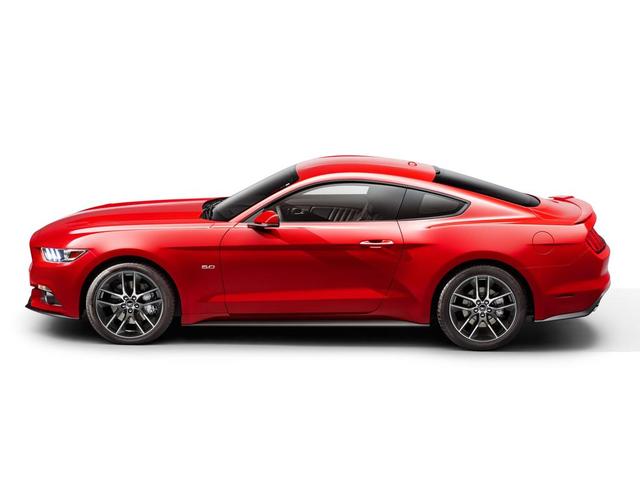 2015-ford-mustang-real-photo-02