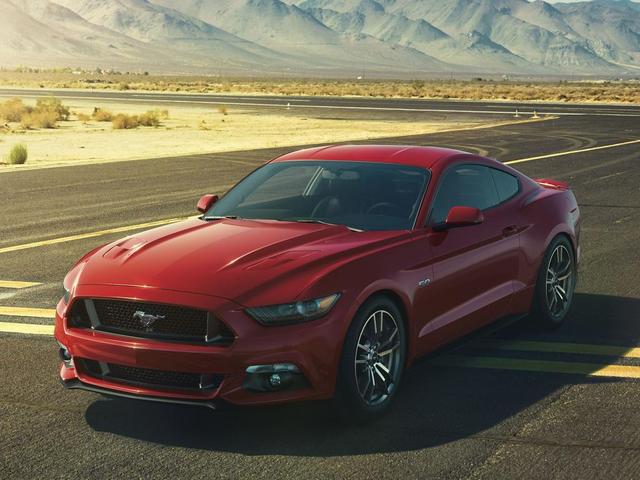 2015-ford-mustang-real-photo-09