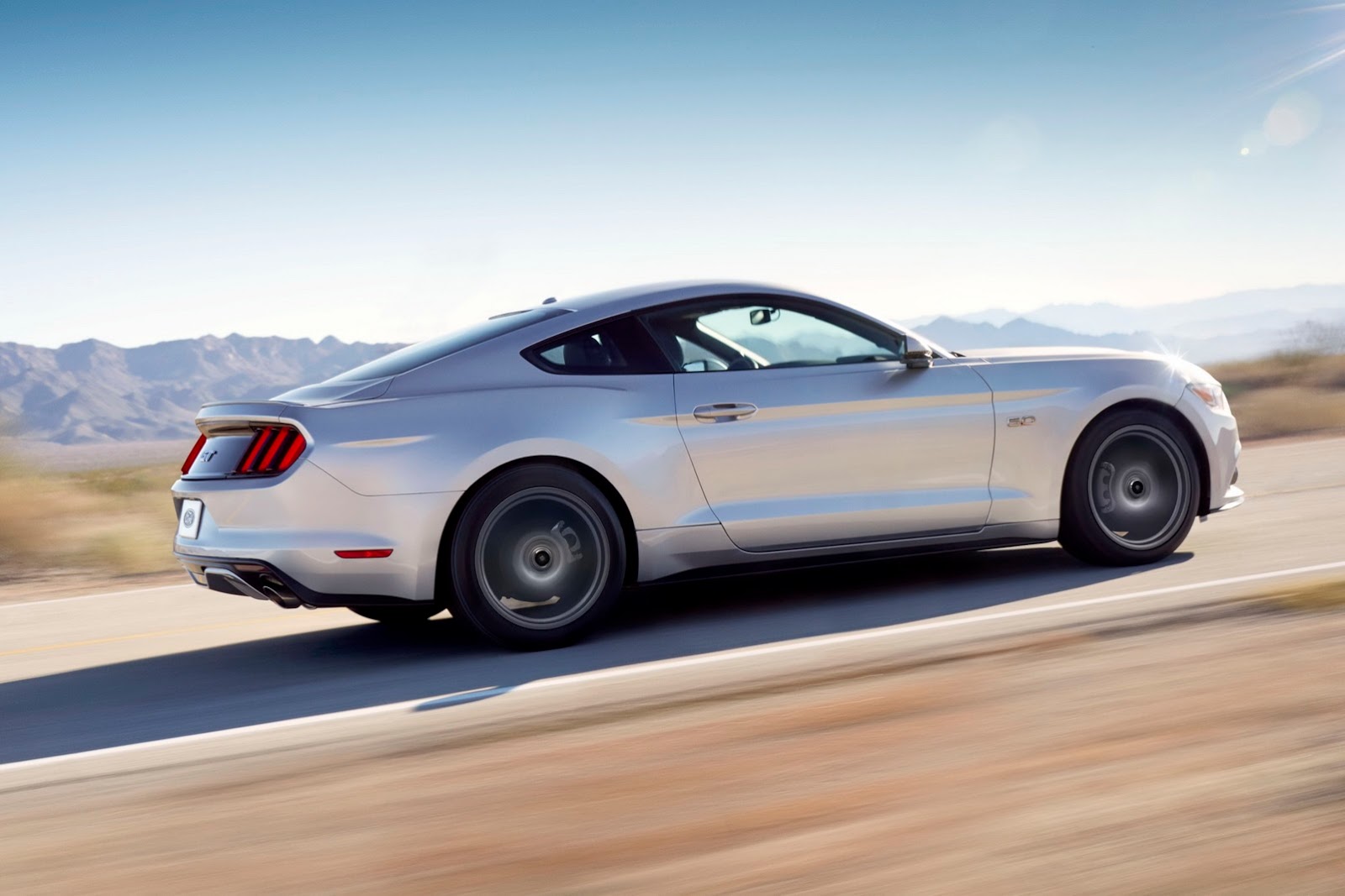 2015-ford-mustang-silver-04