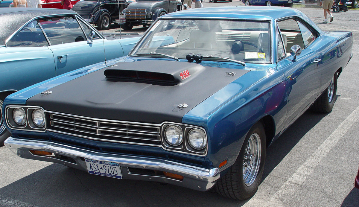 1969-plymouth-roadrunner-440-cubic-6-bbl-390-hp-4-speed