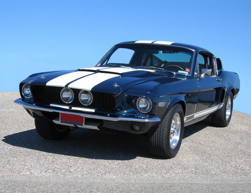 had 428 cubic Cobra Jet V8 engine and developed suspiciously low 335 HP