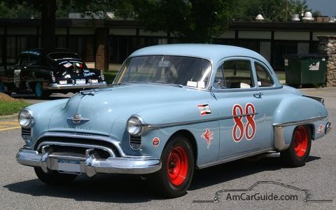 1950-oldsmobile-rocket-88-nascar-sedan-front-blue